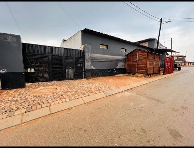 2 BEDROOM HOUSE FOR SALE IN PROTEA GLEN